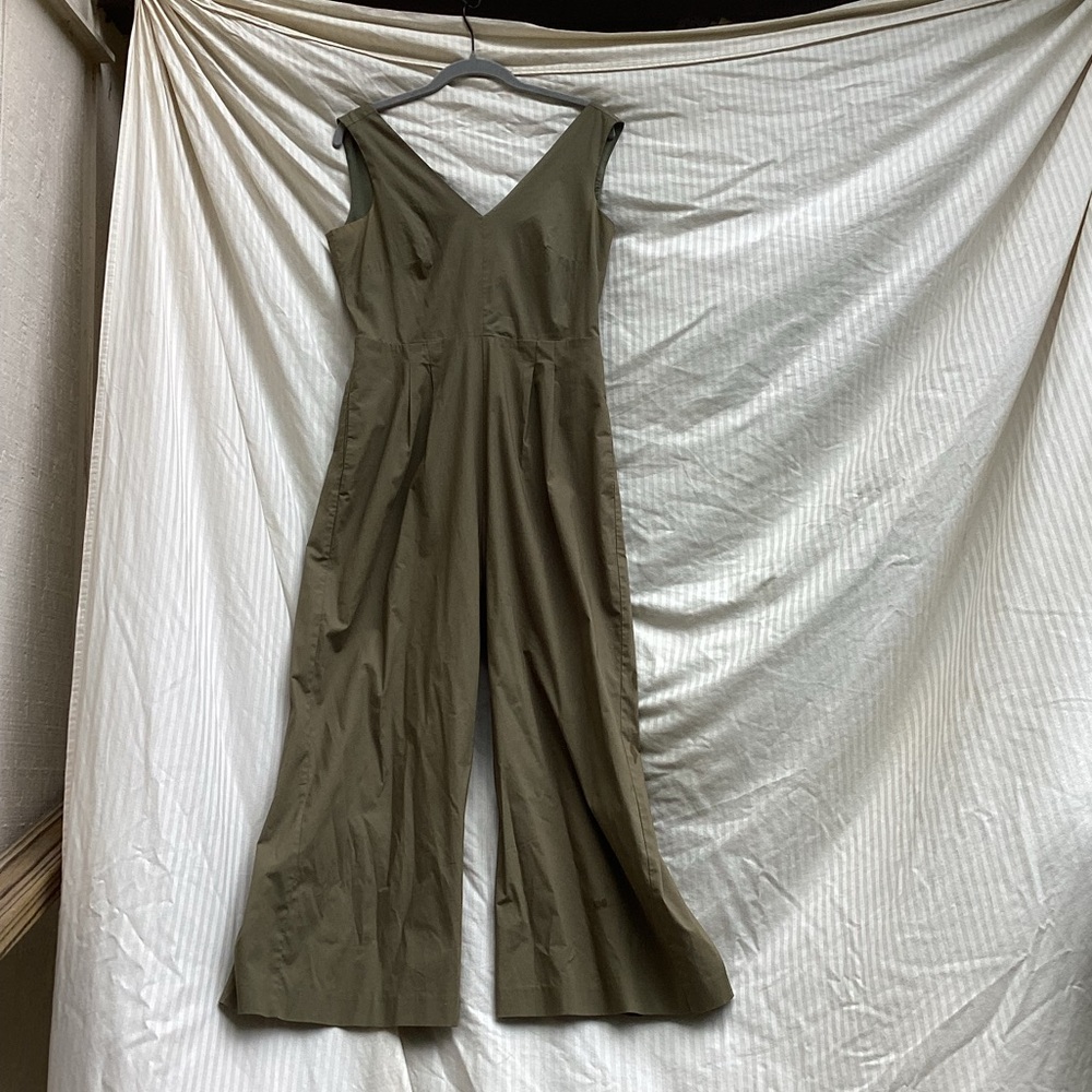 J. Crew green jumpsuit with keyhole back and tie, size 0